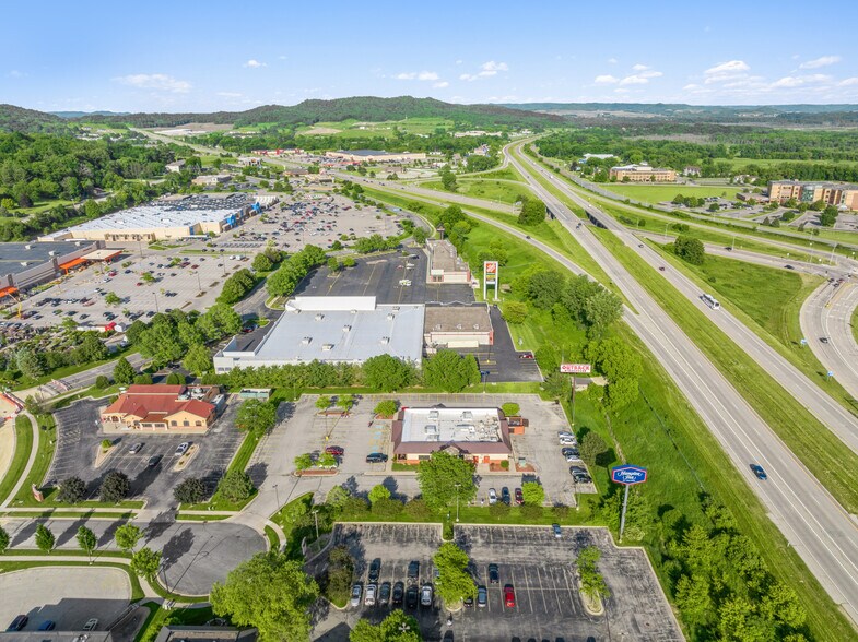 More Photos Of 311 Hampton Ct, Onalaska Restaurant For Sale