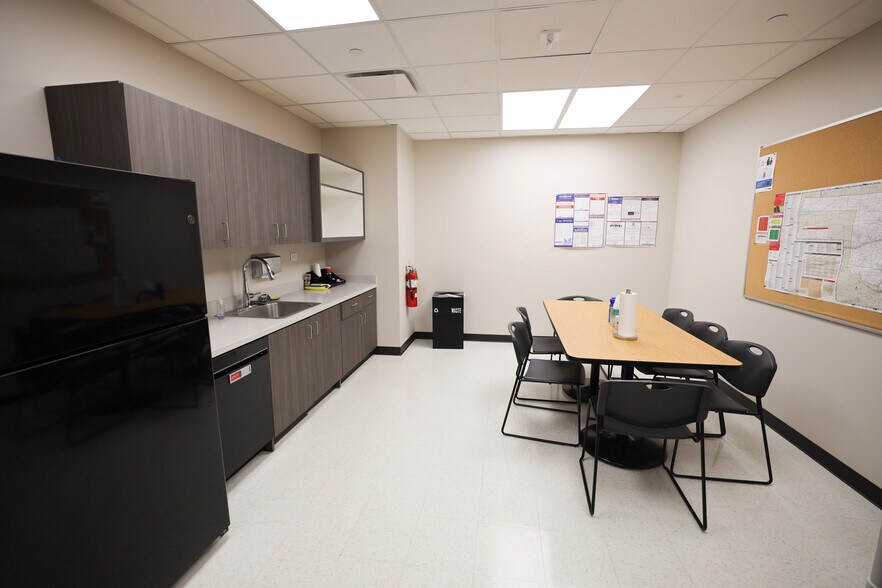 More Photos Of 3817 NW Expressway, Oklahoma City Office For Lease
