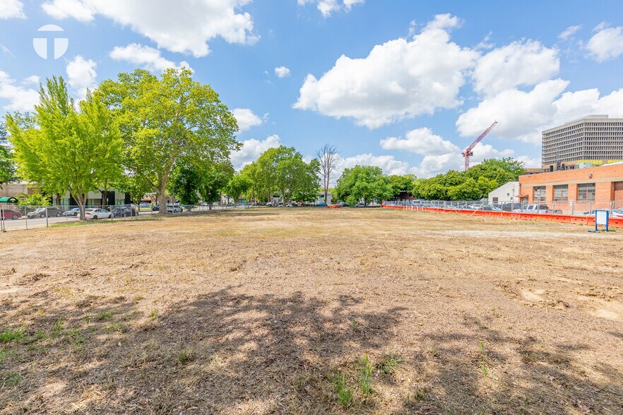 More Photos Of 905 S St, Sacramento Apartments For Sale