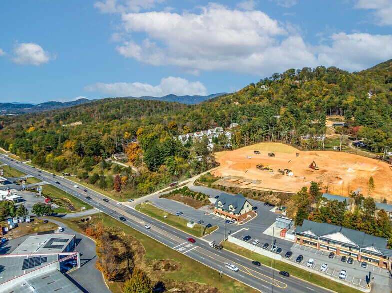 More Photos Of 208 Charlotte Hwy, Asheville Medical For Sale