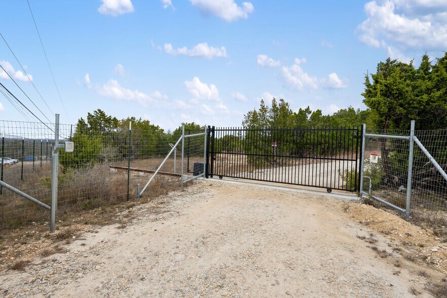 More Photos Of 15101 Foy Dr, Austin Land For Sale