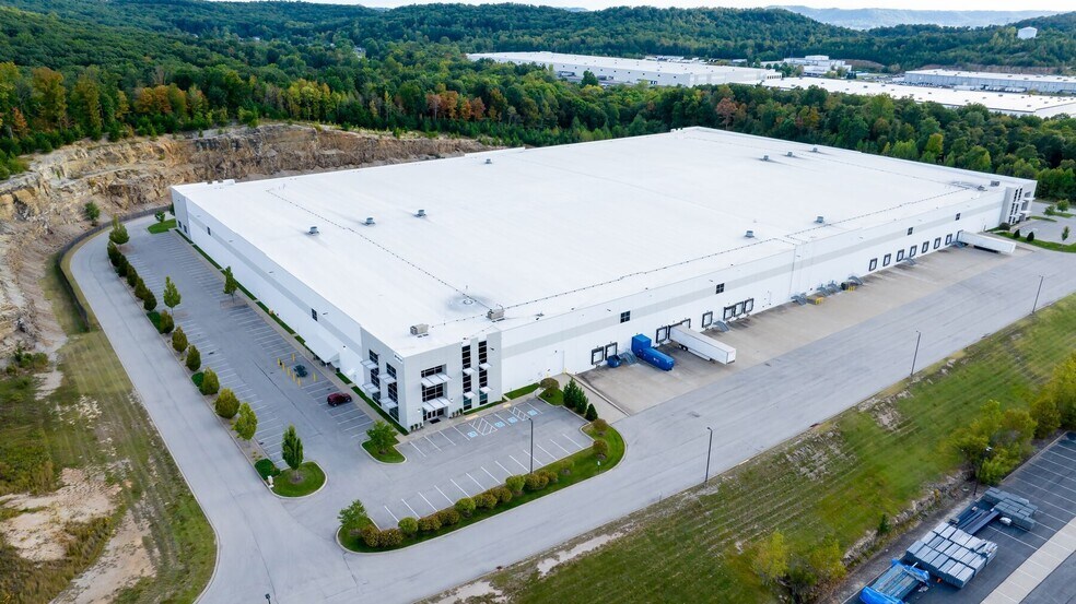 More Photos Of 421 Park Loop Rd, Shepherdsville Warehouse For Lease