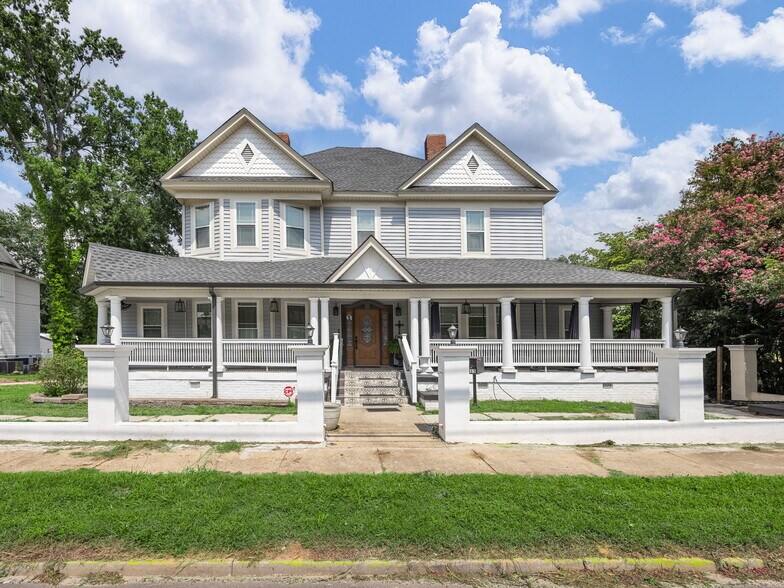 Primary Photo Of 515 N Main St, Woodruff Specialty For Sale