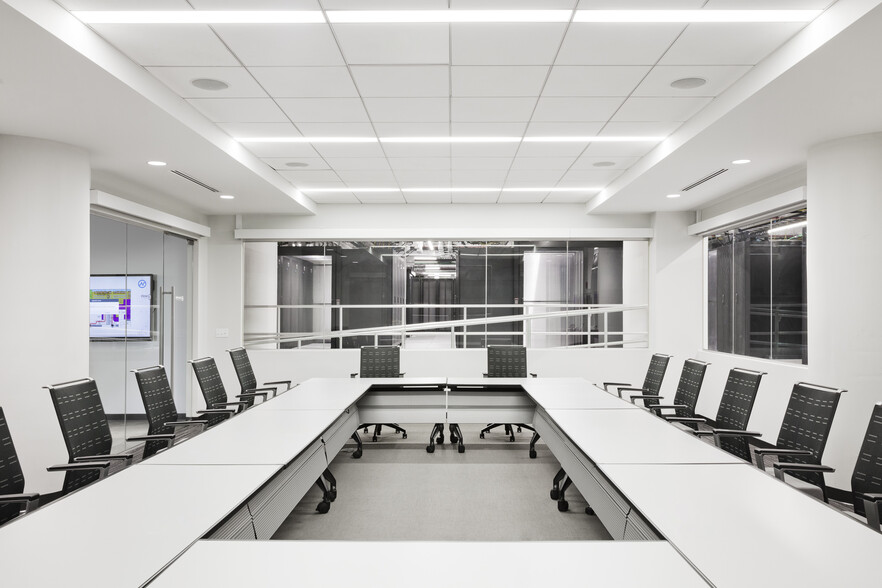 More Photos Of 401 N Broad St, Philadelphia Industrial For Lease