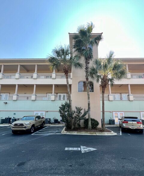 More Photos Of 4507 Furling Ln, Destin Loft Creative Space For Sale