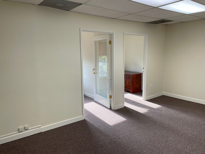 More Photos Of 596 N Lake Ave, Pasadena Office Residential For Lease