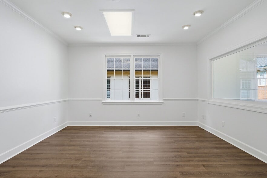 More Photos Of 2856 Johnson Ferry Rd, Marietta Office For Sale