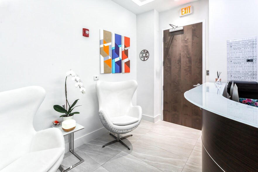 More Photos Of 20200 W Dixie Hwy, Aventura Medical For Lease