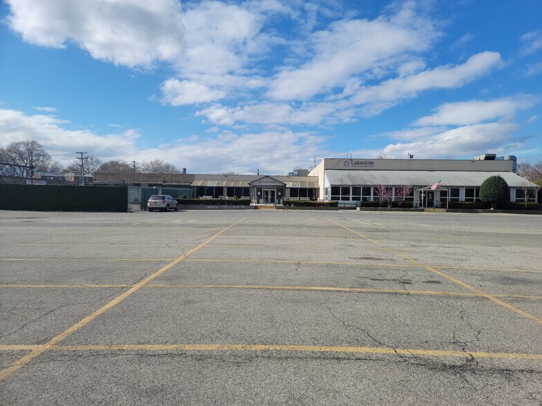 More Photos Of 913 E 108th St, Brooklyn Storefront Retail Office For Sale