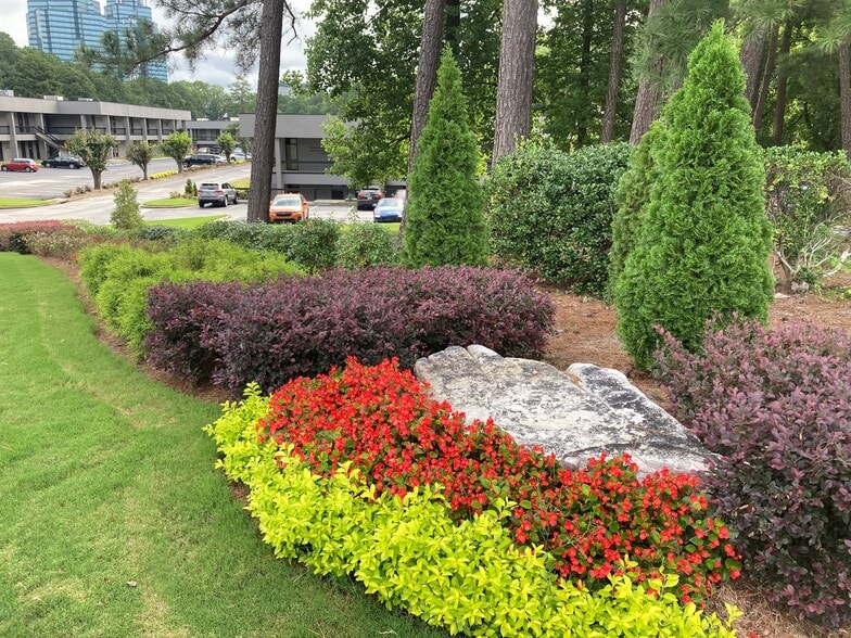 More Photos Of 5825 Glenridge Dr NE, Sandy Springs Unknown For Lease