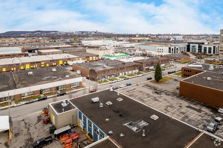 More Photos Of 1380-1420 Rue Chabanel O, Montréal Light Manufacturing For Lease