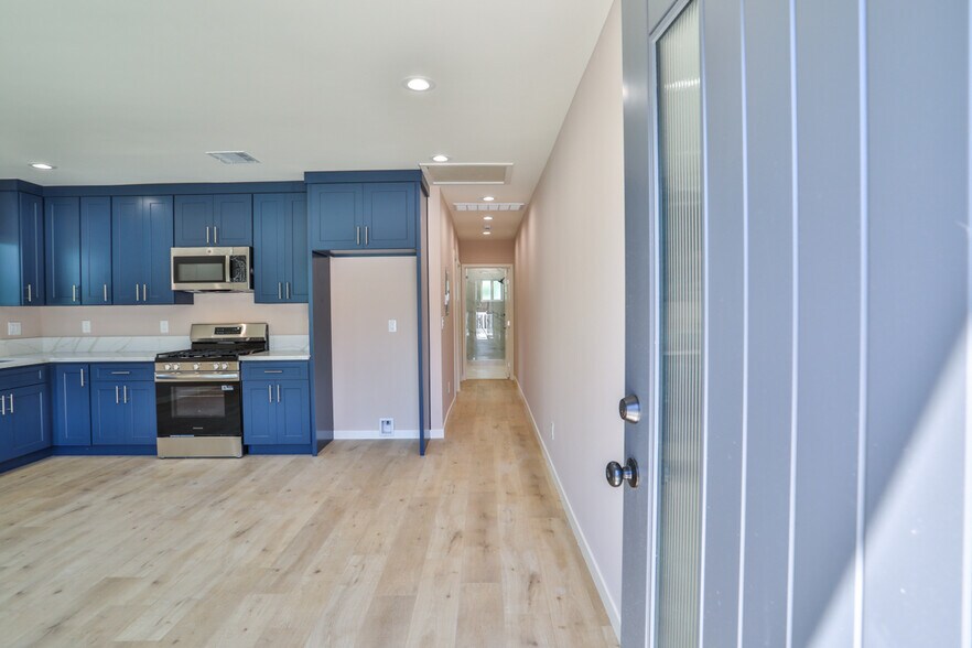 More Photos Of 2111 Scott Rd, Burbank Apartments For Sale