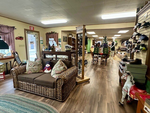 More Photos Of 27160 PA-66, Lucinda General Retail For Sale