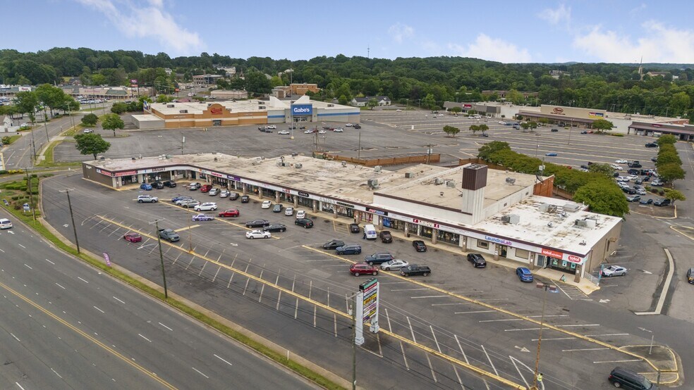 More Photos Of 1403-1493 E Franklin Blvd, Gastonia Unknown For Lease