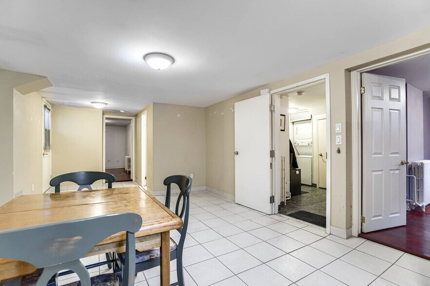 More Photos Of 4 Oriole Gdns, Toronto Apartments For Sale