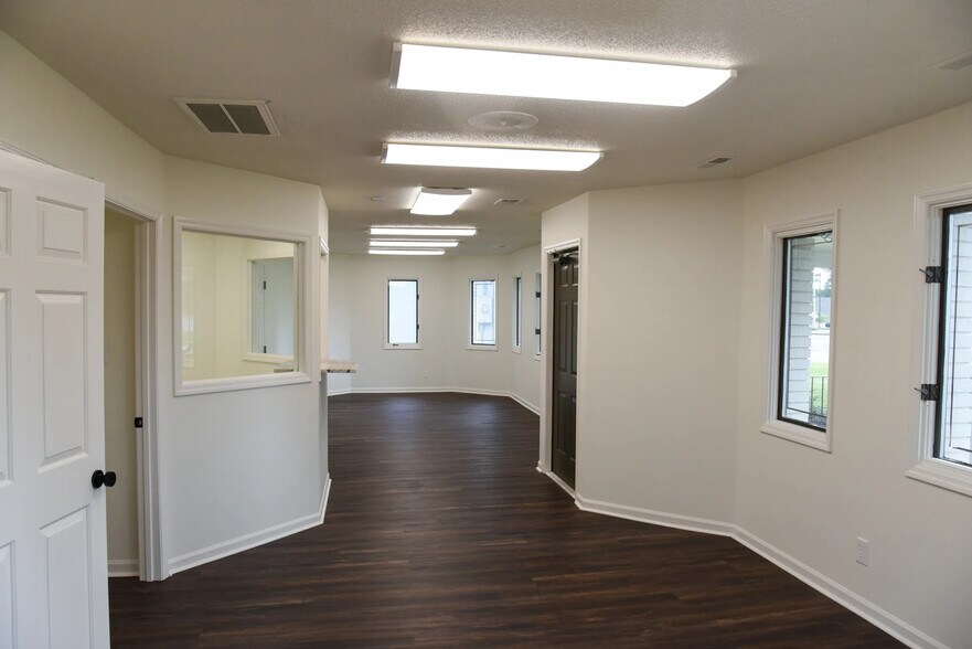 More Photos Of 1304 14th Ave SE, Decatur Medical For Lease
