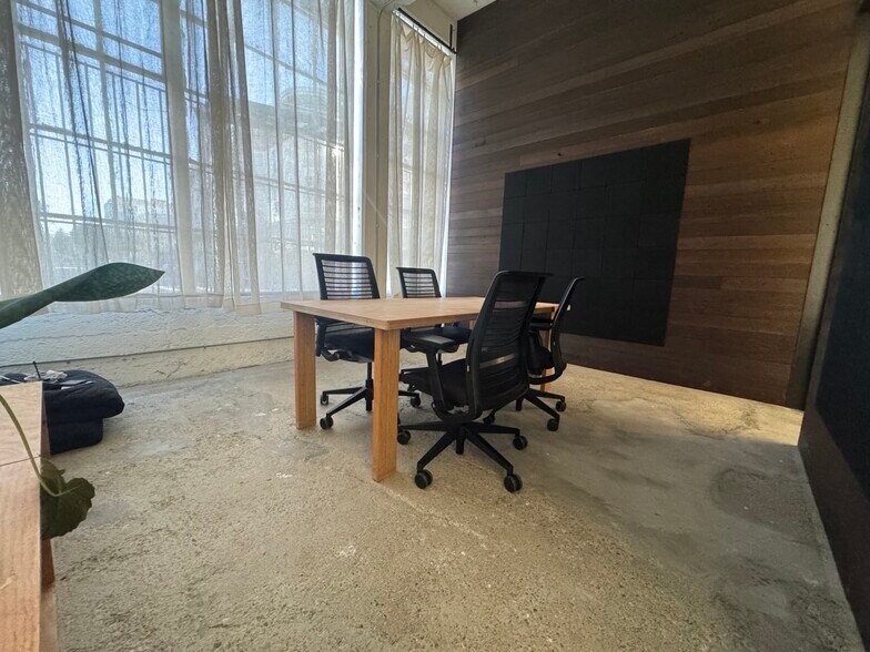 More Photos Of 3248 17th St, San Francisco Warehouse For Lease