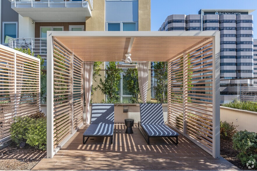 More Photos Of 585 Anton Blvd, Costa Mesa Apartments For Lease