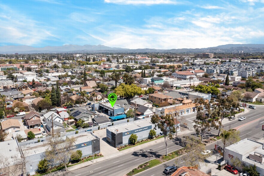 More Photos Of 620 E 2nd St, Santa Ana Service For Sale