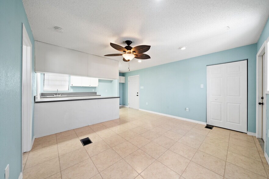 More Photos Of 100 Lucas Rd, Merritt Island Carwash For Sale