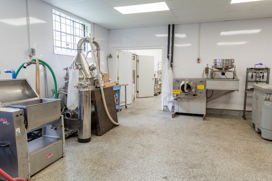 More Photos Of 1487 Main Street, Oxford Industrial For Sale