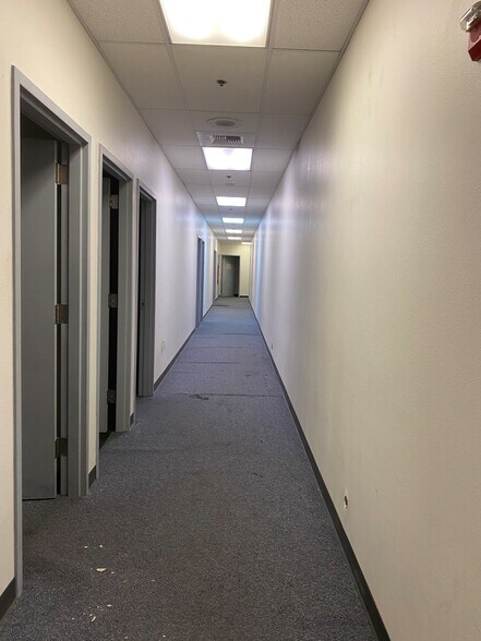 More Photos Of 9029 Airport Blvd, Los Angeles Post Office For Lease