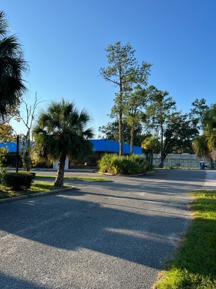 More Photos Of 580 Ellis Rd S, Jacksonville Office For Sale