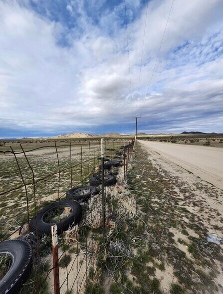 More Photos Of 10252 Santa Fe Fire rd, Lucerne Valley Land For Sale