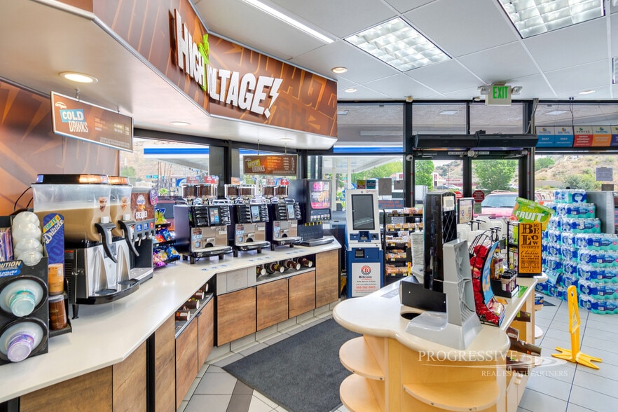 More Photos Of 3890 University Pky, San Bernardino Service Station For Sale