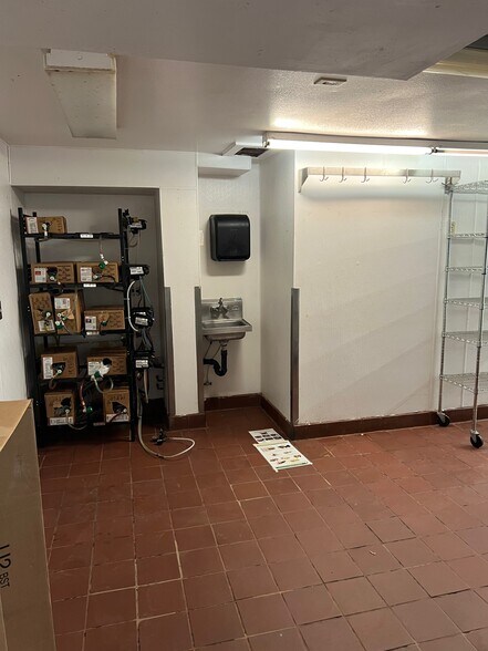 More Photos Of 520 4th Ave E, Olympia Restaurant For Sale