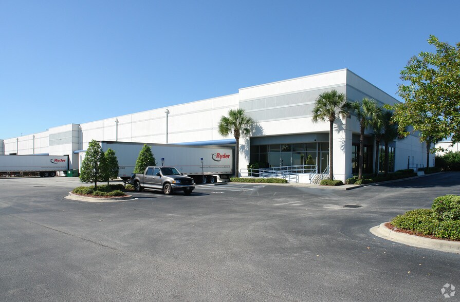 More Photos Of 1255 La Quinta Dr, Orlando Unknown For Lease