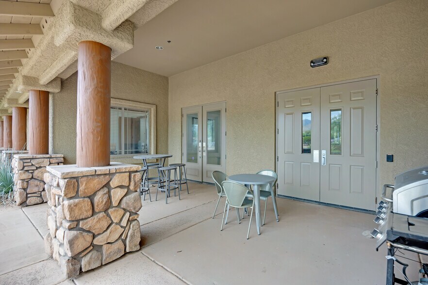 More Photos Of 10555 N 114th St, Scottsdale Office For Sale