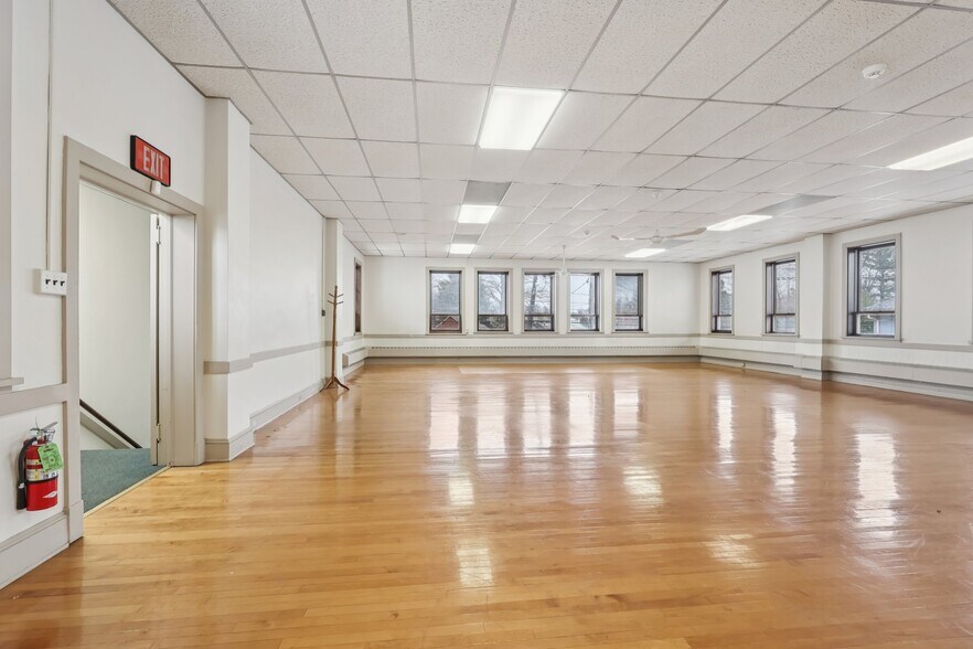 More Photos Of 2595 Yardville Hamilton Square Rd, Hamilton Office For Sale