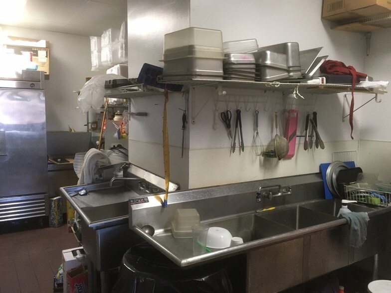 More Photos Of 11336 Bartlett Ave, Adelanto Storefront Retail Office For Lease