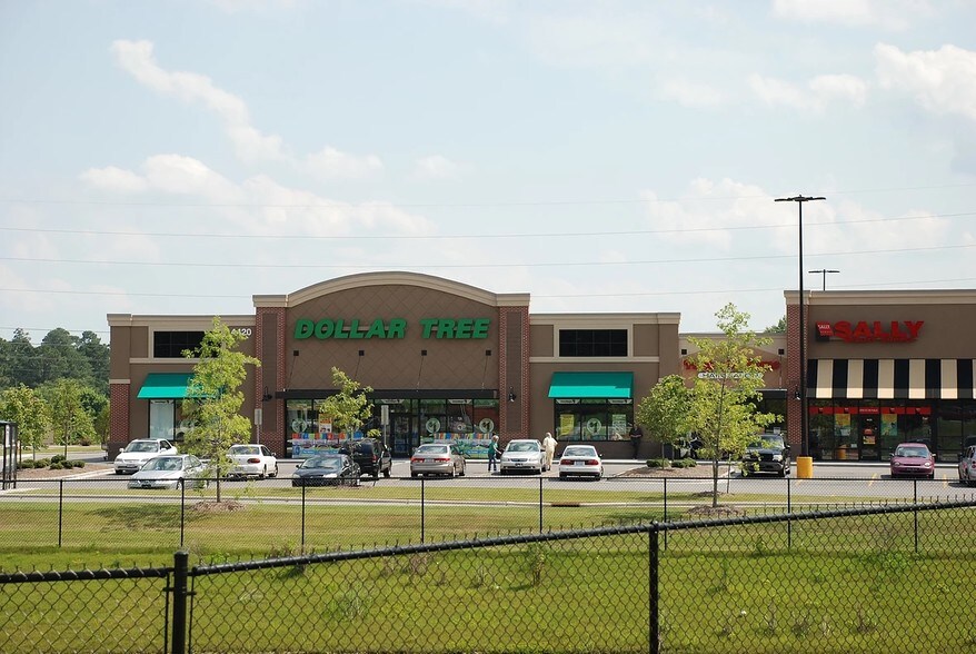 More Photos Of 4600 E 10th St, Greenville General Retail For Lease