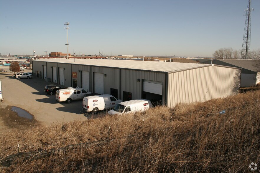 More Photos Of 14805 Custer Rd, Omaha Warehouse For Lease