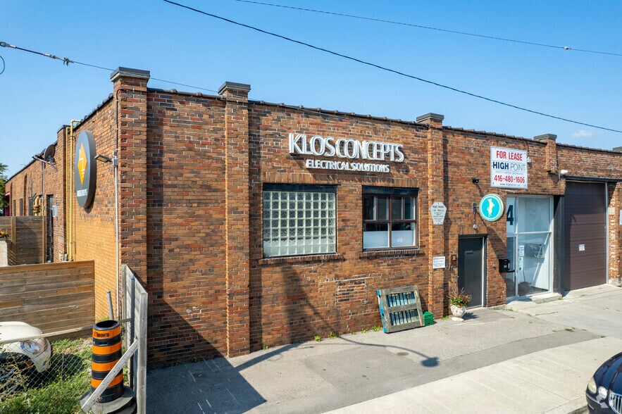 More Photos Of 12-32 Logan Ave, Toronto Warehouse For Lease