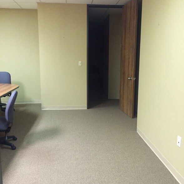 More Photos Of 3029 S Sherwood Forest Blvd, Baton Rouge Loft Creative Space For Lease