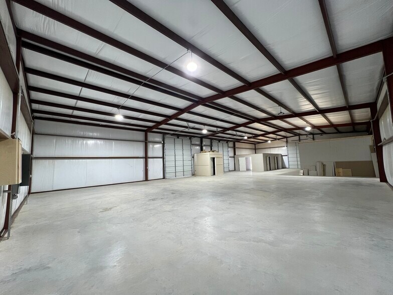 More Photos Of 4632 CR 617, Alvarado Industrial For Lease