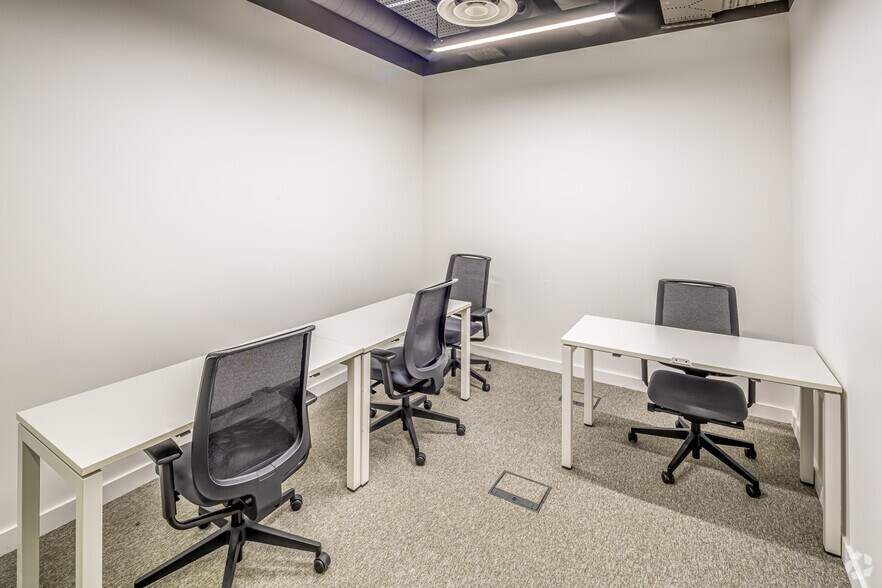 More Photos Of 25 Wilton Rd, London Coworking Space