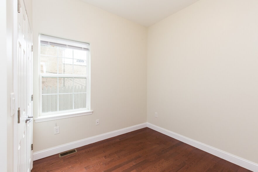 More Photos Of 1804 E Huntingdon St, Philadelphia Apartments For Sale