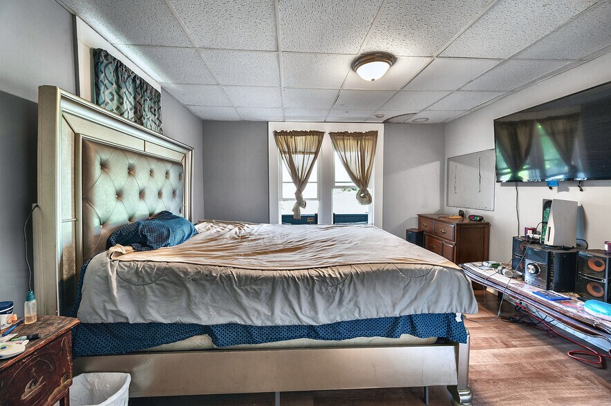 More Photos Of 6631 Park Pl, Hudson Multifamily For Sale