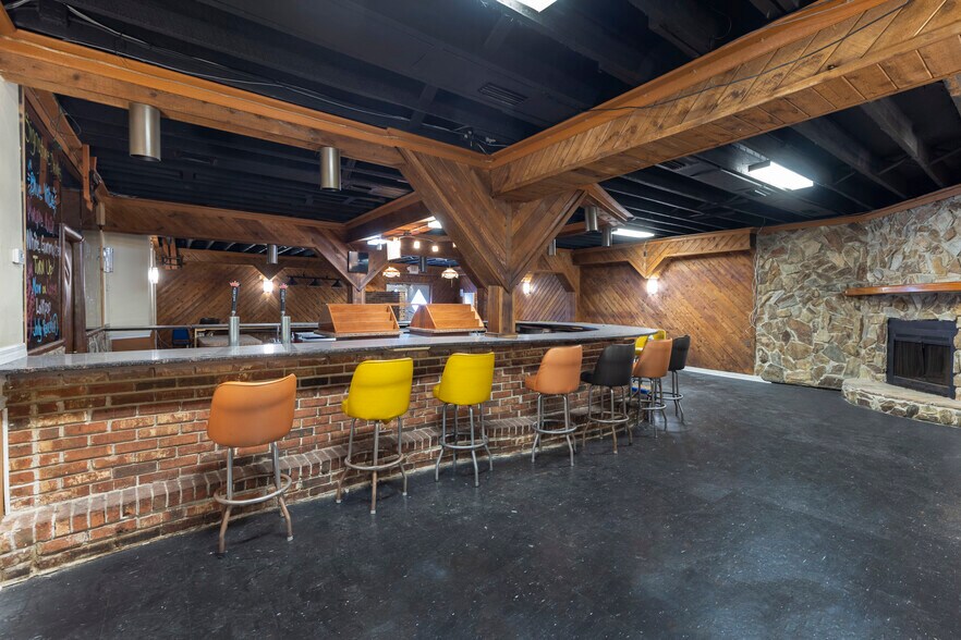 More Photos Of 644 King St, Cocoa Restaurant For Sale