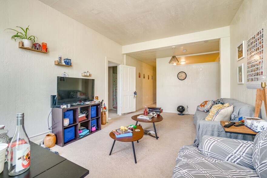 More Photos Of 837 Hollins St, Baltimore Apartments For Sale