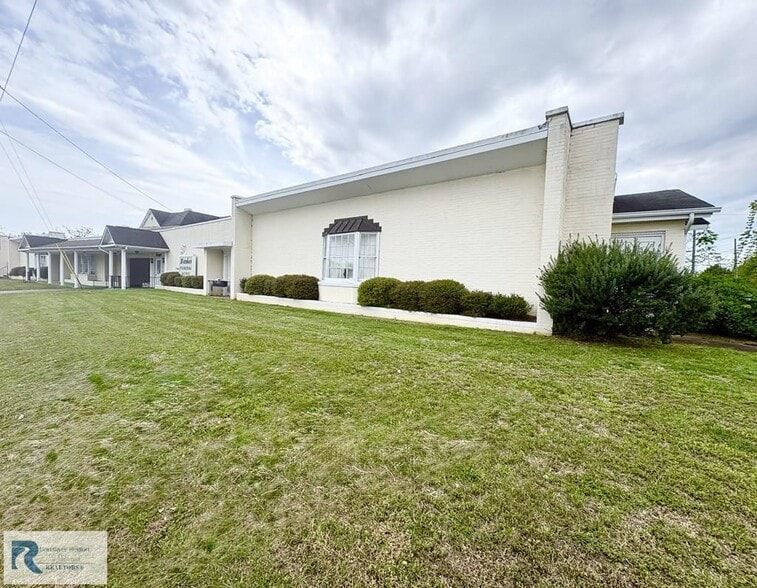 More Photos Of 2025 N Main St, Danville Religious Facility For Sale