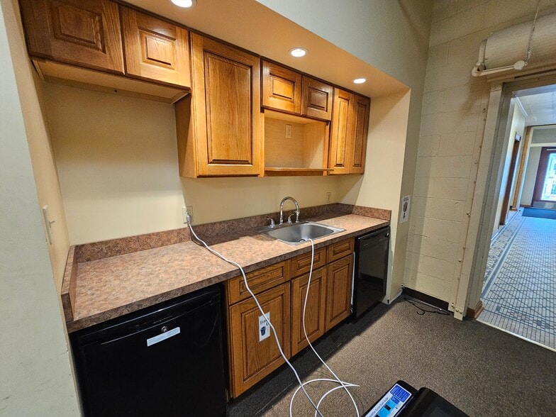 More Photos Of 1225 7th St, Columbus Manufacturing For Lease