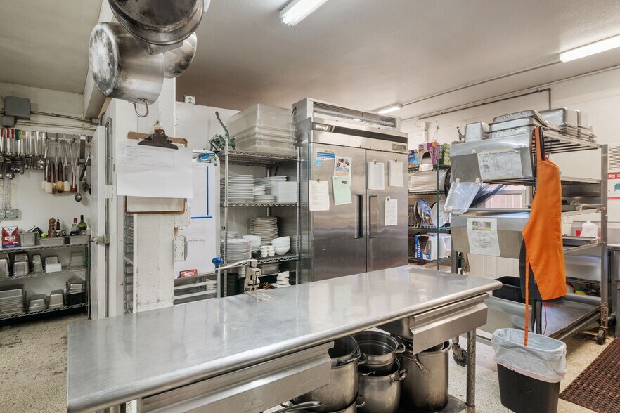 More Photos Of 101 Provence View Ln, Sequim Restaurant For Sale