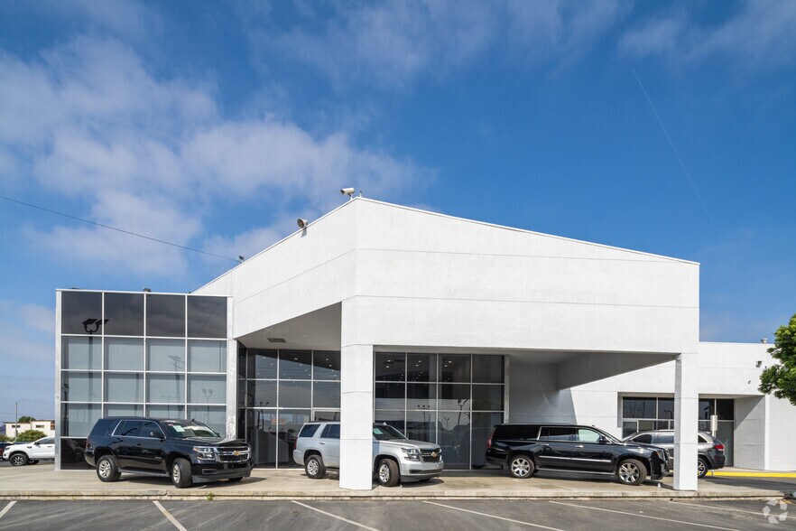 More Photos Of 8559 Artesia Blvd, Bellflower Auto Dealership For Sale
