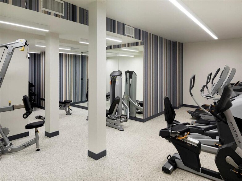 More Photos Of 10 2nd St SE, Minneapolis Apartments For Lease