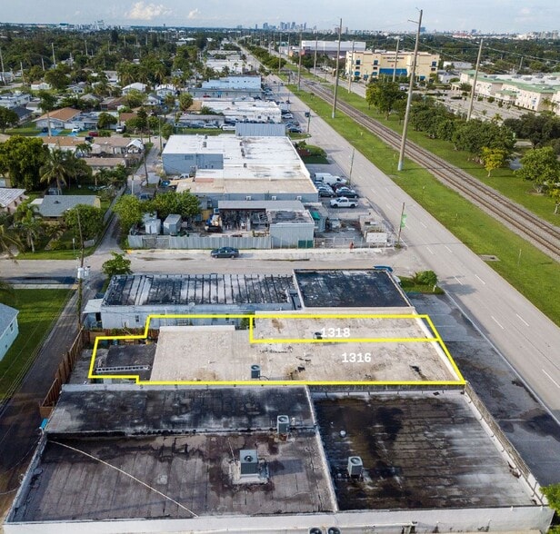 More Photos Of 1318 N Dixie Hwy, Hollywood Storefront Retail Office For Lease